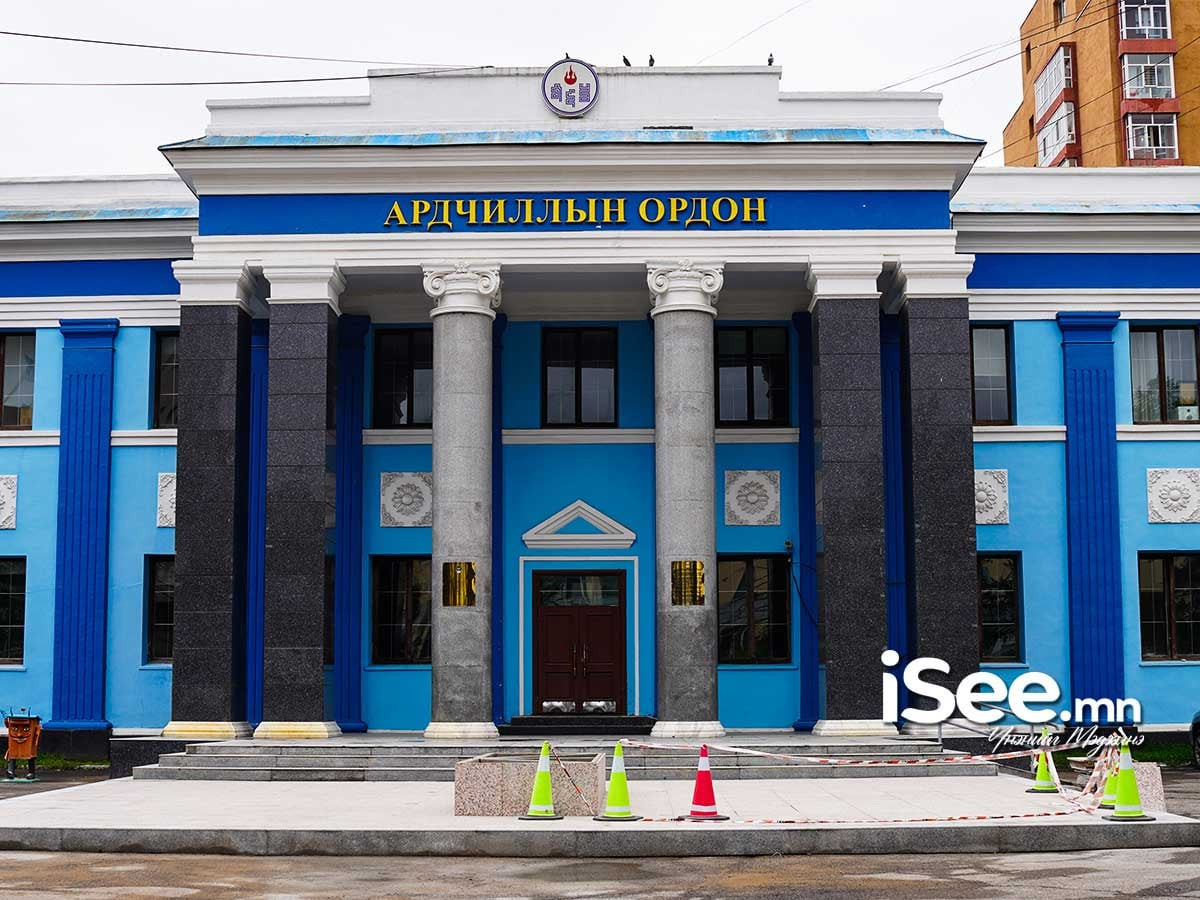"Голомт"-ын Д.Баясгалантай холбоотой газраас С.Зориг агсны хөшөөг нүүлгэж, Х.Баттулгын "Ардчиллын ордон"-ы хашаанд шилжүүлнэ 